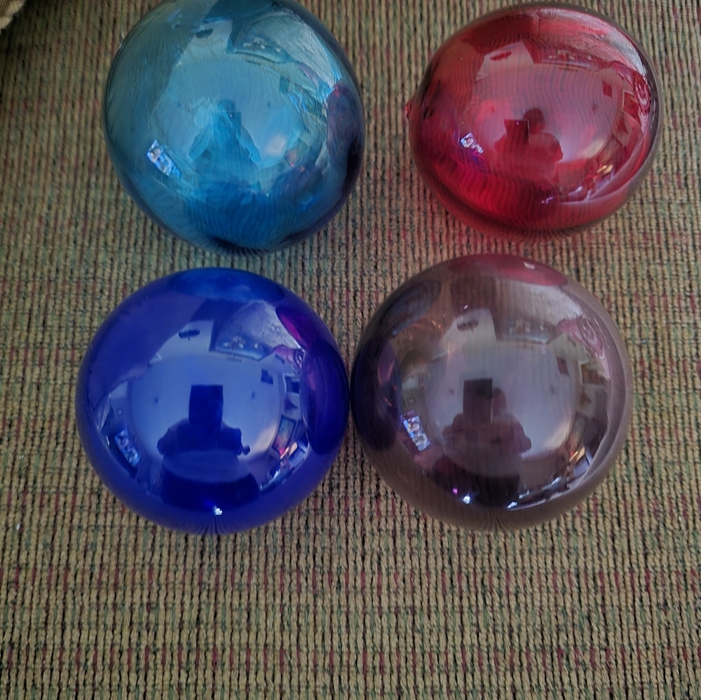 ⁴ glass floating balls had since 70,s